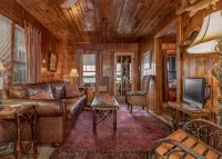 Rustic Cabin Steps From The Water On Star Lake