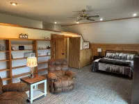Pond Island Lodge, Orv Trail Access from Drive Way - 무료 와이파이