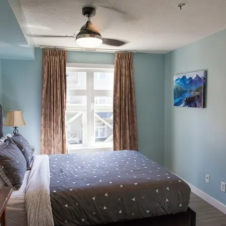 Exclusive Canmore Retreat: Mountain View Apartment Steps from Downtown