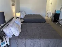 Remodeled two queen bed unit 11 studio with AC, Heat and fast WiFi in Fillmore โรงแรมในฟิลมอร์