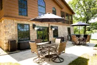 5Br Lakefront Home on Lake Louisa: Sauna, Screen Porch, Patio, Fireplace - バスタブ