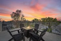 Luxury 6BR/6BA Indy Home w/ Rooftop Views of Lucas Oil, Arcade, Office & Hot Tub - Bungalows