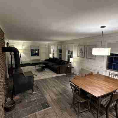 4-bedroom chalet in fabulous Cambridge with WiFi Others