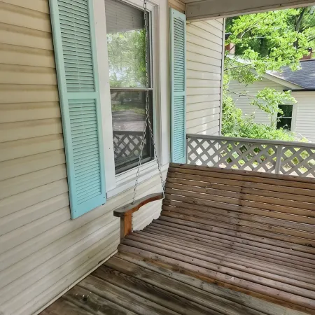 Charming 2Br-3Bed Home with WiFi Wooden Rockers on Porch in Wonderful Kannapolis
