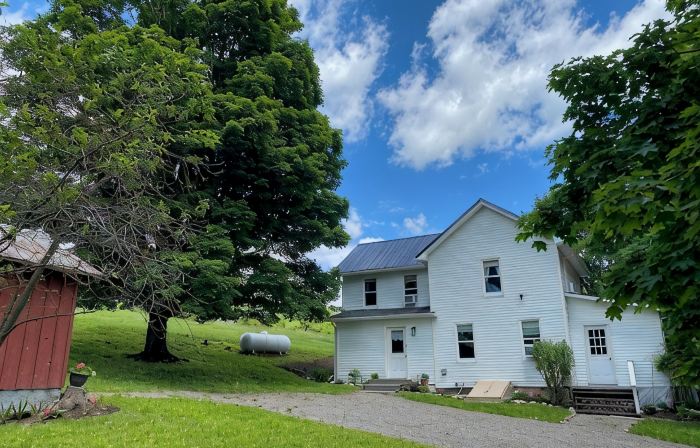 Newly Renovated 5 Bedroom Pet Friendly House in Keuka NY. First Floor Ensuite