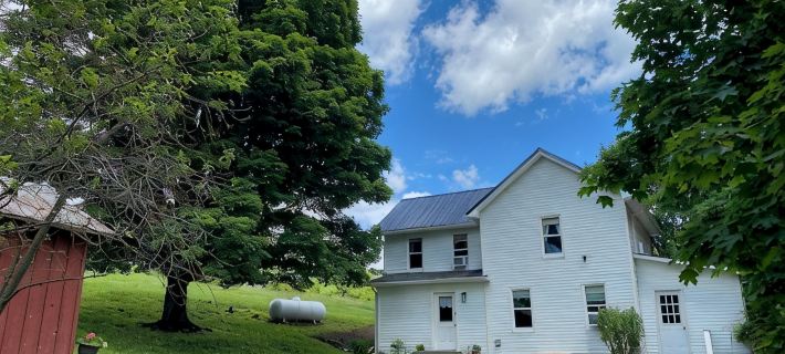 Newly Renovated 5 Bedroom Pet Friendly House in Keuka NY. First Floor Ensuite Hotels in Yates County