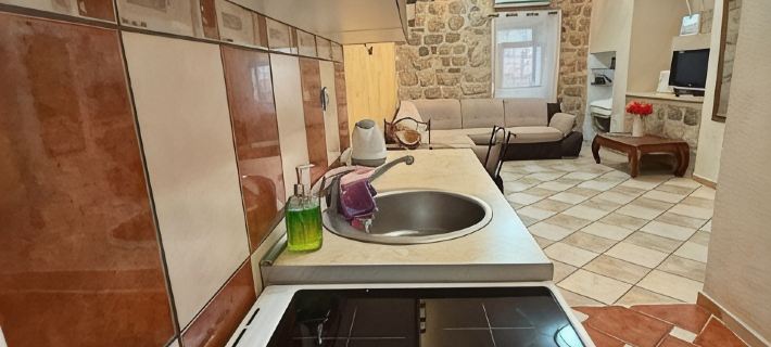 Guesthouse Athos Отели в г. Котор