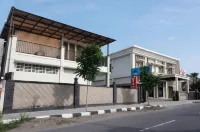 Hotel Cepu Indah 1 - parking