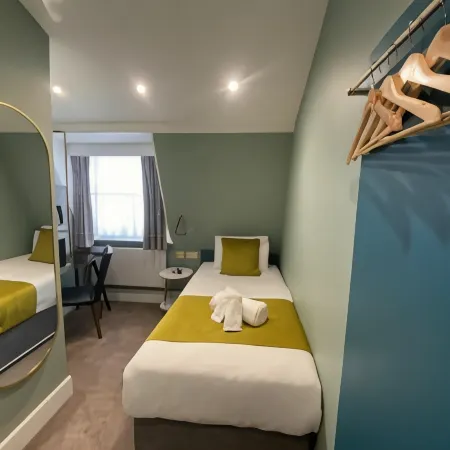 Bloomsbury Palace Hotel Отели рядом с достопримечательностью «Площадь Гордон-сквер»