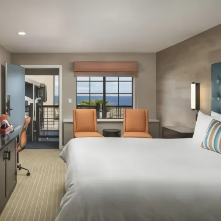 Wave Street Inn Отели рядом с достопримечательностью «Район «Консервный ряд»»