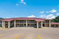 Quality Inn & Suites Hot Springs - Lake Hamilton - 2-Star