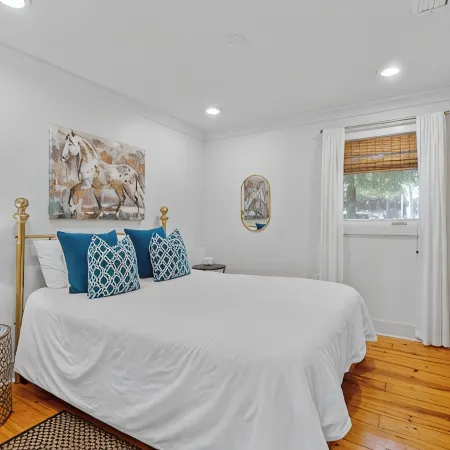 Downtown Fairhope Cottage-walking distance to everything!!!