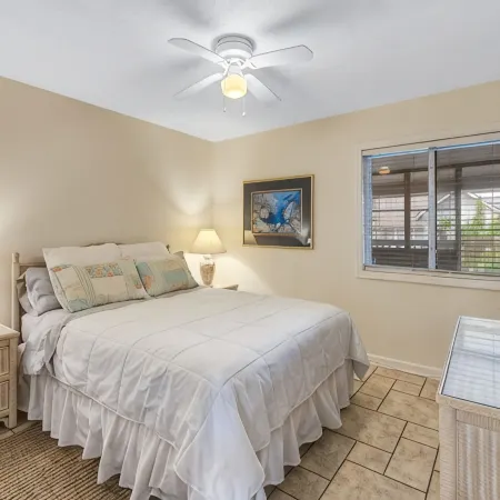 End Unit Oceanfront Condo 2 Min to Beach 1.5 if You Run That View Though!!!