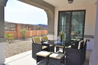 5 Bedroom & 5 Bathrooms Beautiful Washington Home. YEAR ROUND Pool access - พร้อมWifi