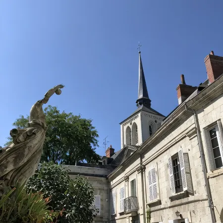 3500 SQF/HISTORIC HOUSE WITH WARMED POOL IN THE OLD SAUMUR/GREAT VIEWS