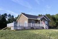 20 acres, located near beaches, snowmobile trails and other local attractions. - Wifi