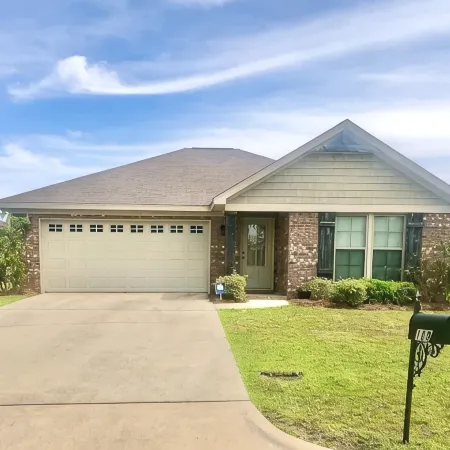 Peaceful 3BR/2BA Hidden Lake Home Near ACOM w/WiFi
