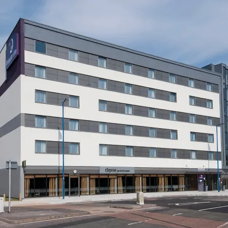 Premier Inn Southampton City Centre (West Quay)
