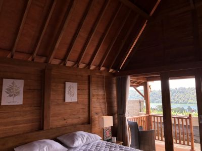 Buyan Lodge Lake View Villa
