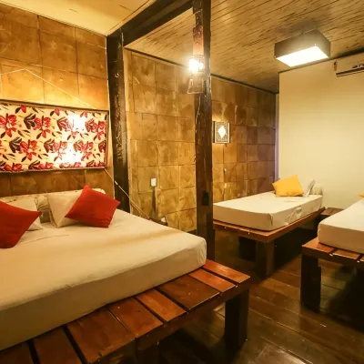 Palma Hostel Hotels near Se Church