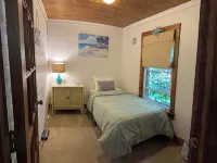 Beautiful Lake Home, Private Beach with a 5-Minute Walk to the Public Beach Area