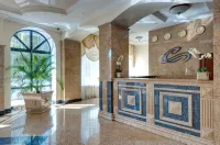 Sibir Hotel - parking