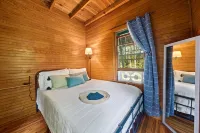 Pet friendly, private, clean, perfect Lake George location - شاليه