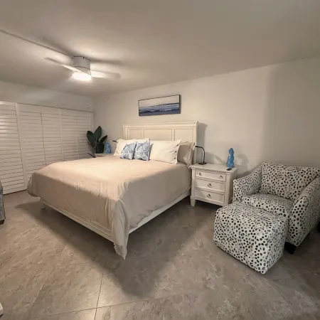 Large Family Favorite! Sanddollar C102 3 Br with King, Queen & 2 Bunk Bed Sets.