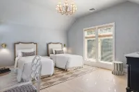 East Hampton: Chic 4 bed, Water Views, Walk to Beach, 5 min drive to Amagansett - Wi-Fi