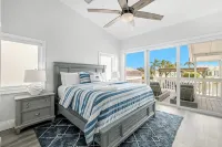Luxury WaterFront Home, Putting Green, Bocce, Pool/PPong Tbl - breakfast