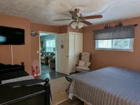 Trail Riders Retreat! Hatfield McCoy Trails. Private Pool. Loads of Parking! Hotels in Tug Hardee