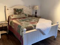 Round Top: Scenic , Serene, Beautiful....Roomy Hotels in Cairo