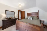 -RARE- In-Village rental! 4-Bedrooms w HOT TUB & AC - 4 tähden