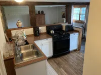 Cozy apartment that’s conveniently located just on the edge of town. - Wifi