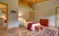 A breathtakingly pristine luxury cabin on 14 private acres - Boutique