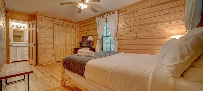 Mountain Top Retreat - Secluded Mountain Cabin Close to North Carolina! Hotels in Union County