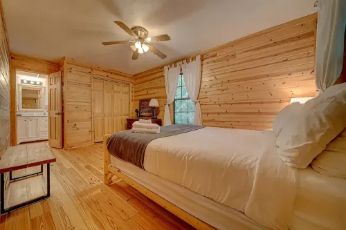 Mountain Top Retreat - Secluded Mountain Cabin Close to North Carolina!