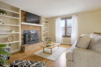 Family Friendly, Game Room, KING BED, Deck&Grill - Homestays