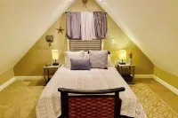 Storybook Cottage on Lay Lake with Kayaks - Wifi