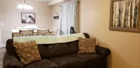 Basement Apartment--Sleeps 6 *2 Bedrooms +Kitchen/Laundry - Lejligheder