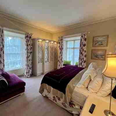 Burlington Townhouse Rooms