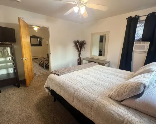 Cozy 1-bedroom flat in lovely Corning Hotels in Corning