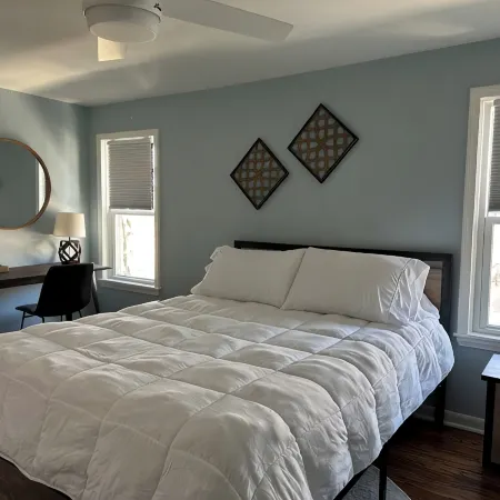 Cozy apartment right in Downtown Downers Grove