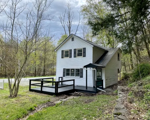 Catskills NY Barn House Hotels in Delaware