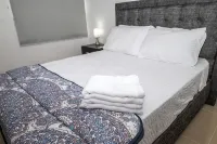Beautiful 3 bedroom 2 bath apartment - balcony