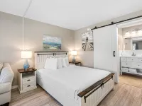 Condo at the Bay with Resort-Style Amenities, Pool, Tiki Bar Hotels in Whitfield