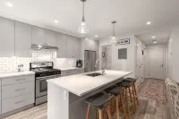 Private apartment in the quiet community of North Vancouver Lynn Valley - 3-Star