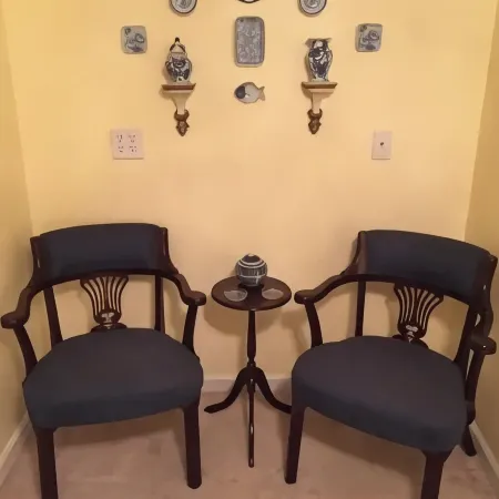 Cozy Rosecrest Suite, 1 min to I-75, full kitchen, sleeps 4, Safe area