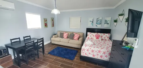 Cozy Efficiency  Located in the Treasure Cay Beach Villas. - Homestays