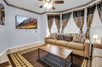 Charming 3-Br House in lovely Buffalo with AC, WiFi & Free Parking - Bungalow